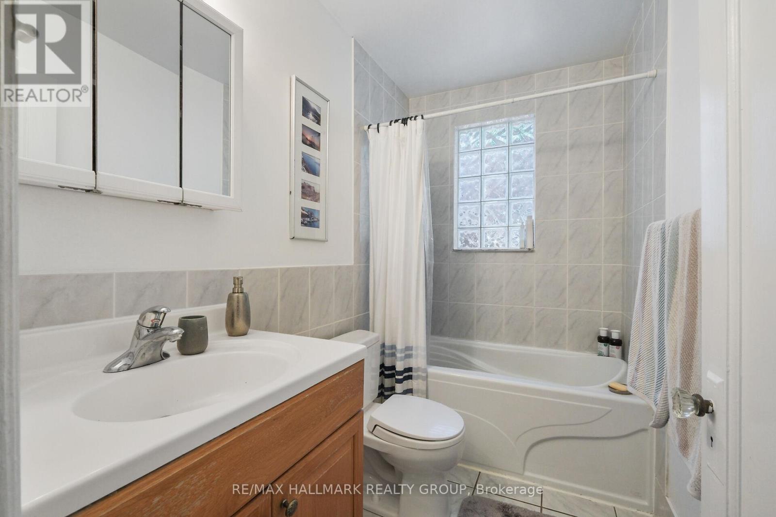 20 FERN AVENUE - 15