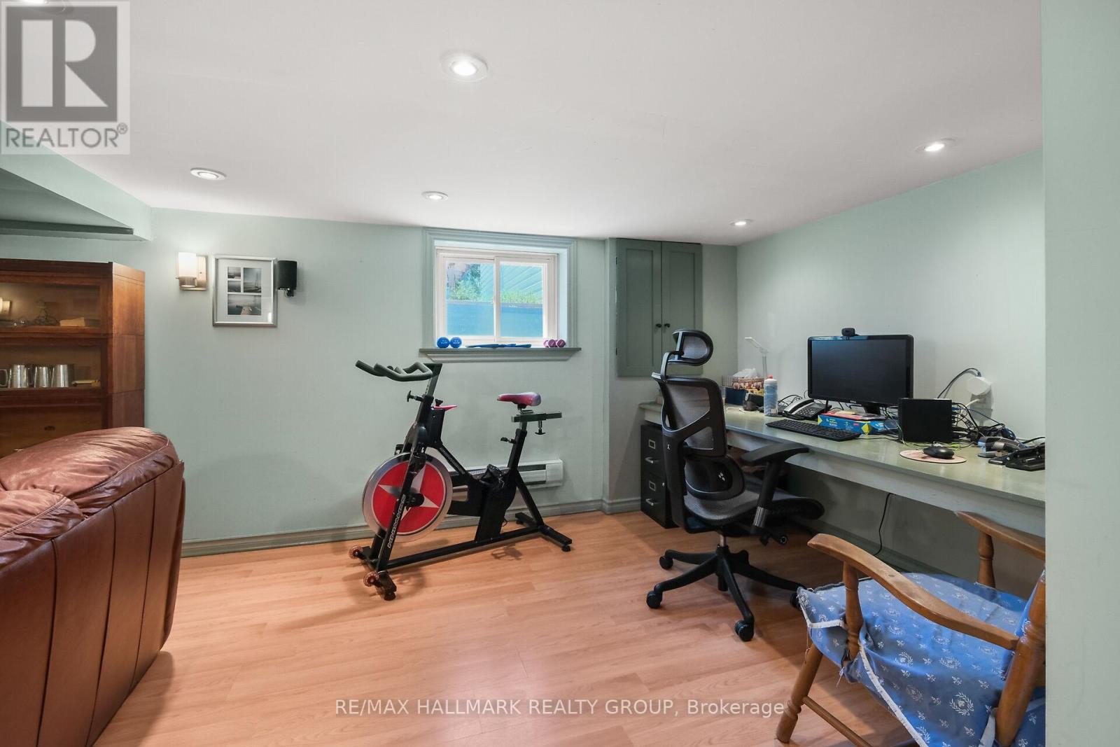 20 FERN AVENUE - 19