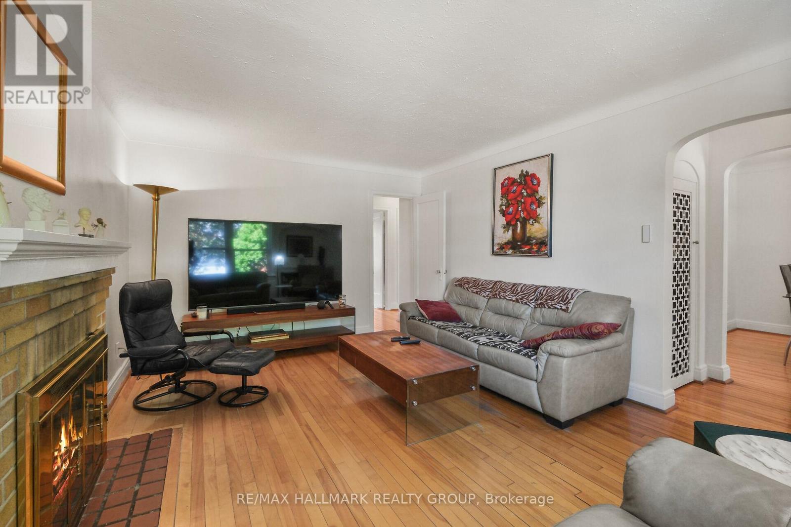 20 FERN AVENUE - 4