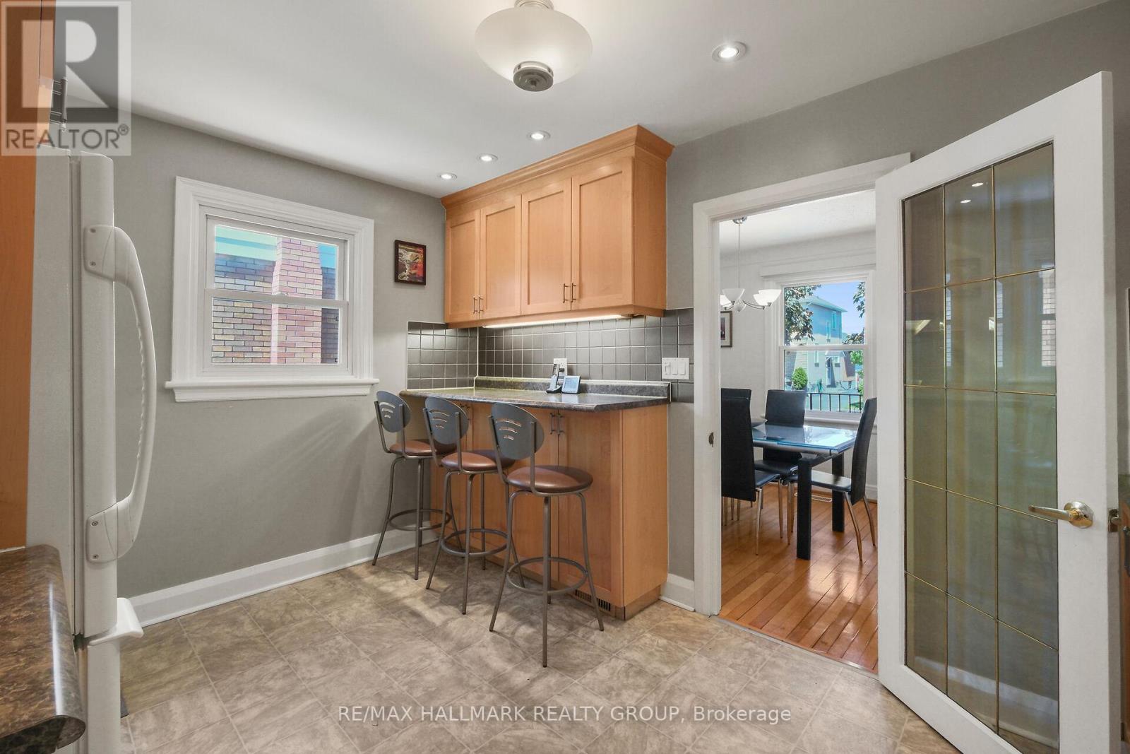 20 FERN AVENUE - 9
