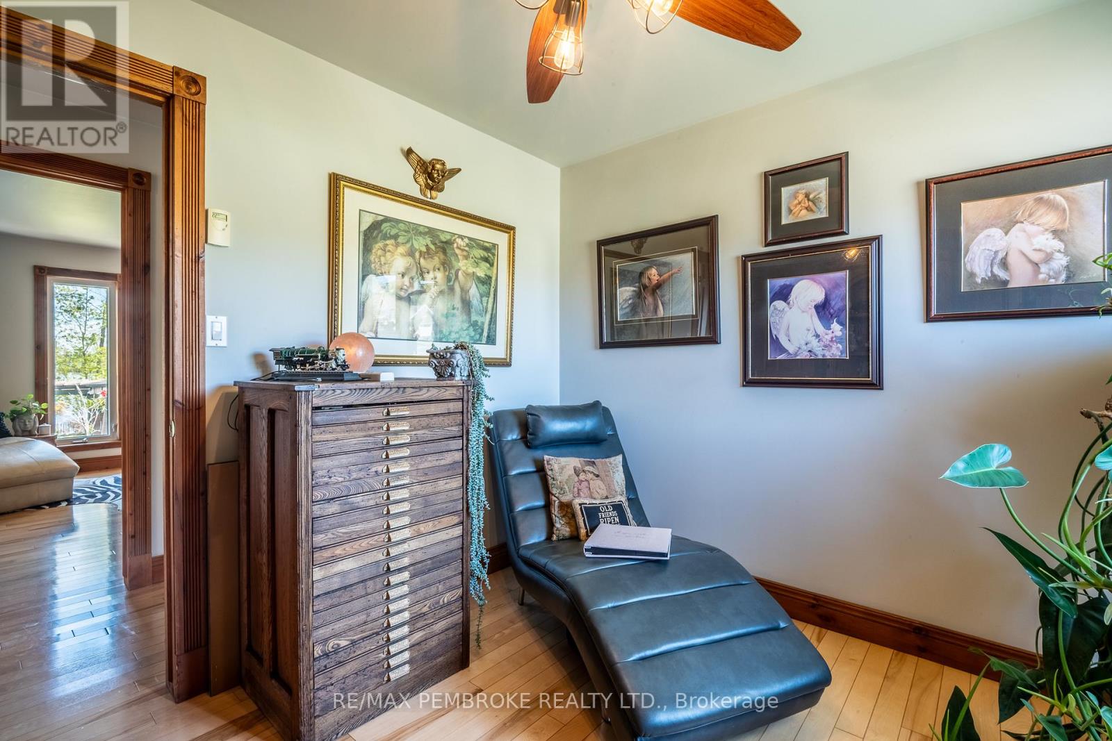 11 FAIRWAY DRIVE - 38