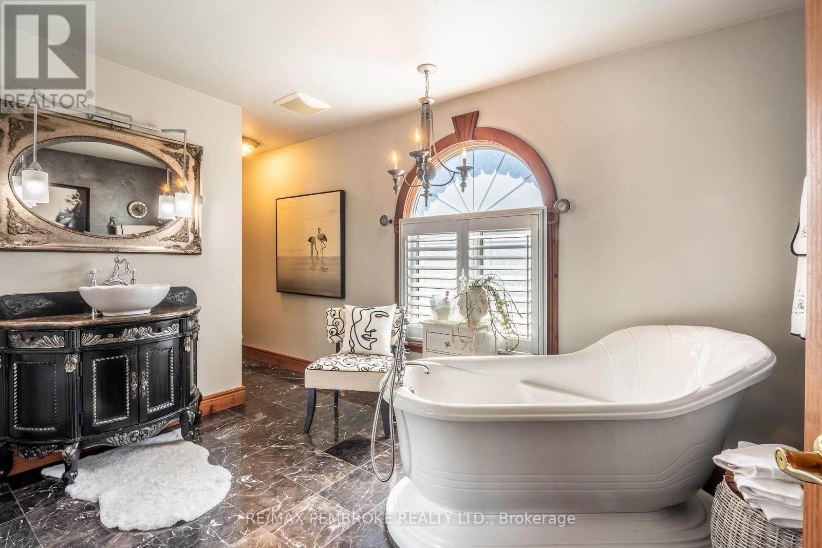 11 FAIRWAY DRIVE - 39