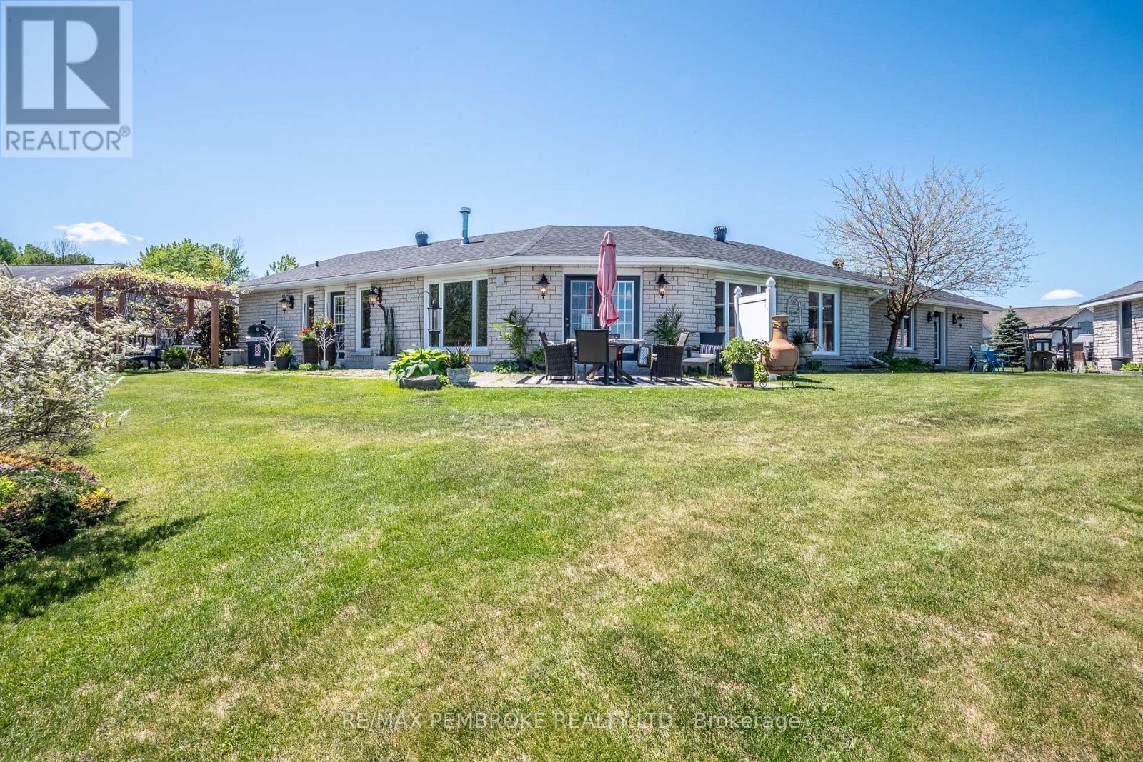 11 FAIRWAY DRIVE - 4