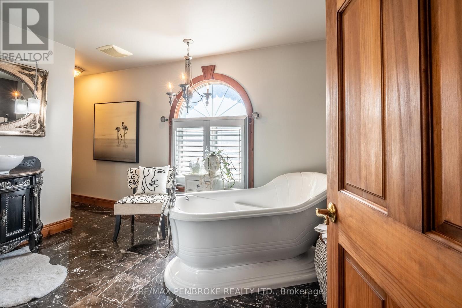 11 FAIRWAY DRIVE - 40