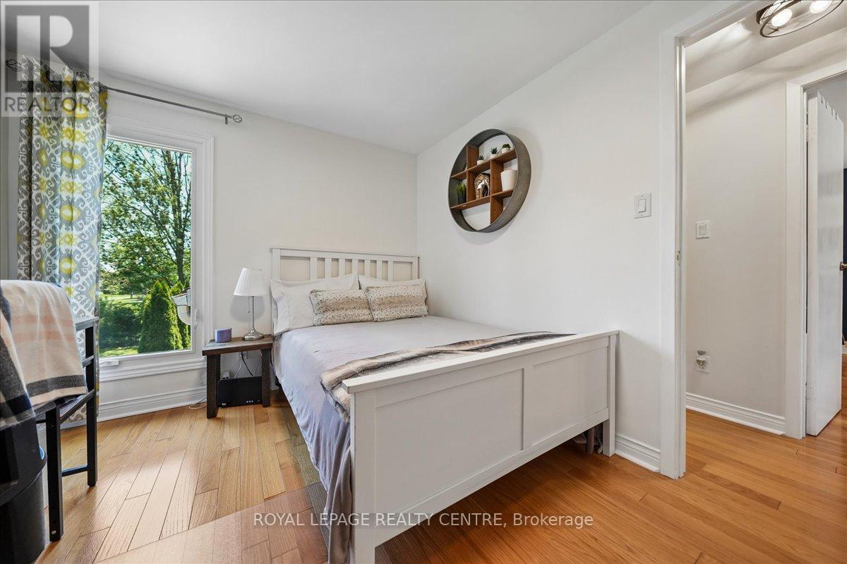 3503 AUTUMNLEAF CRESCENT - 35
