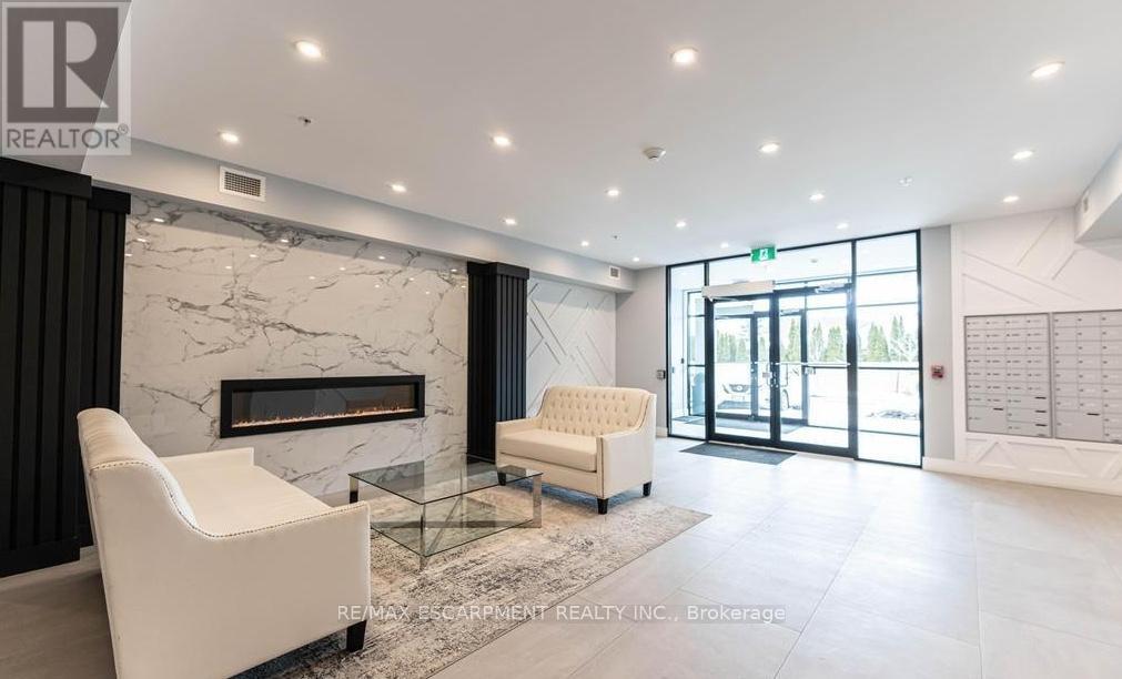 #104 120 SPRINGVALLEY CRESCENT - 3