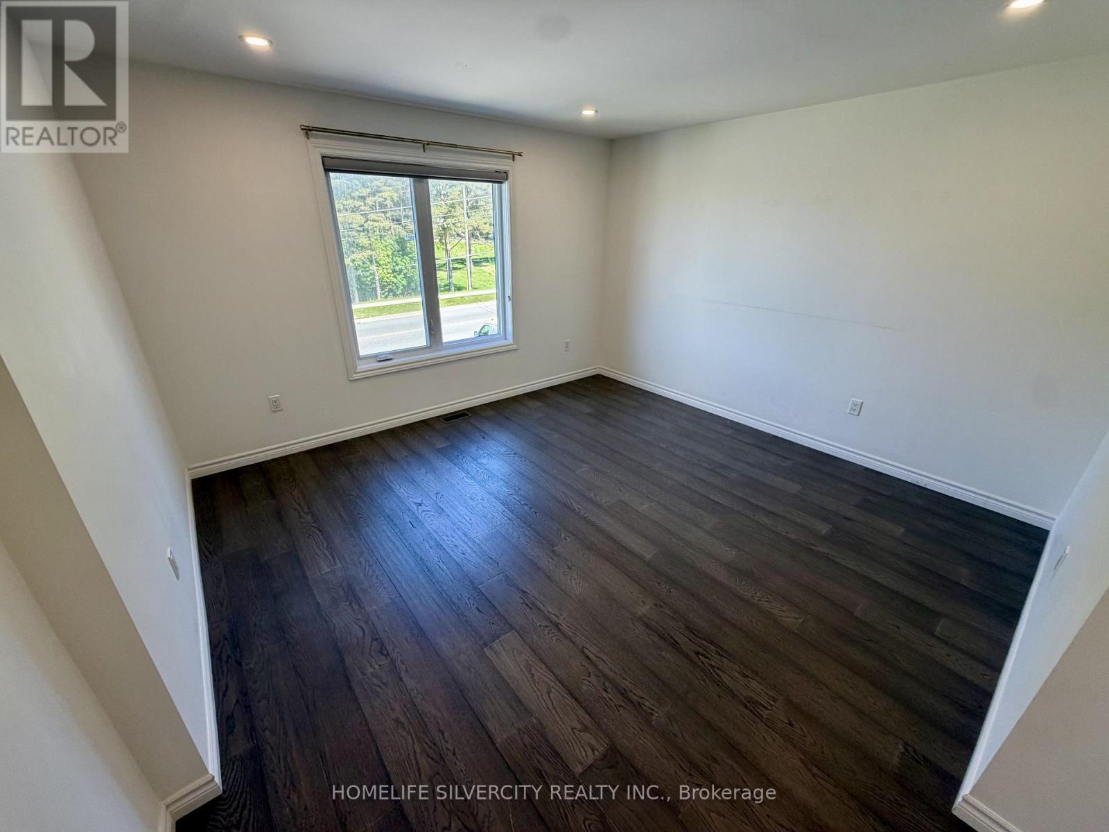 612 OWEN SOUND STREET - 35