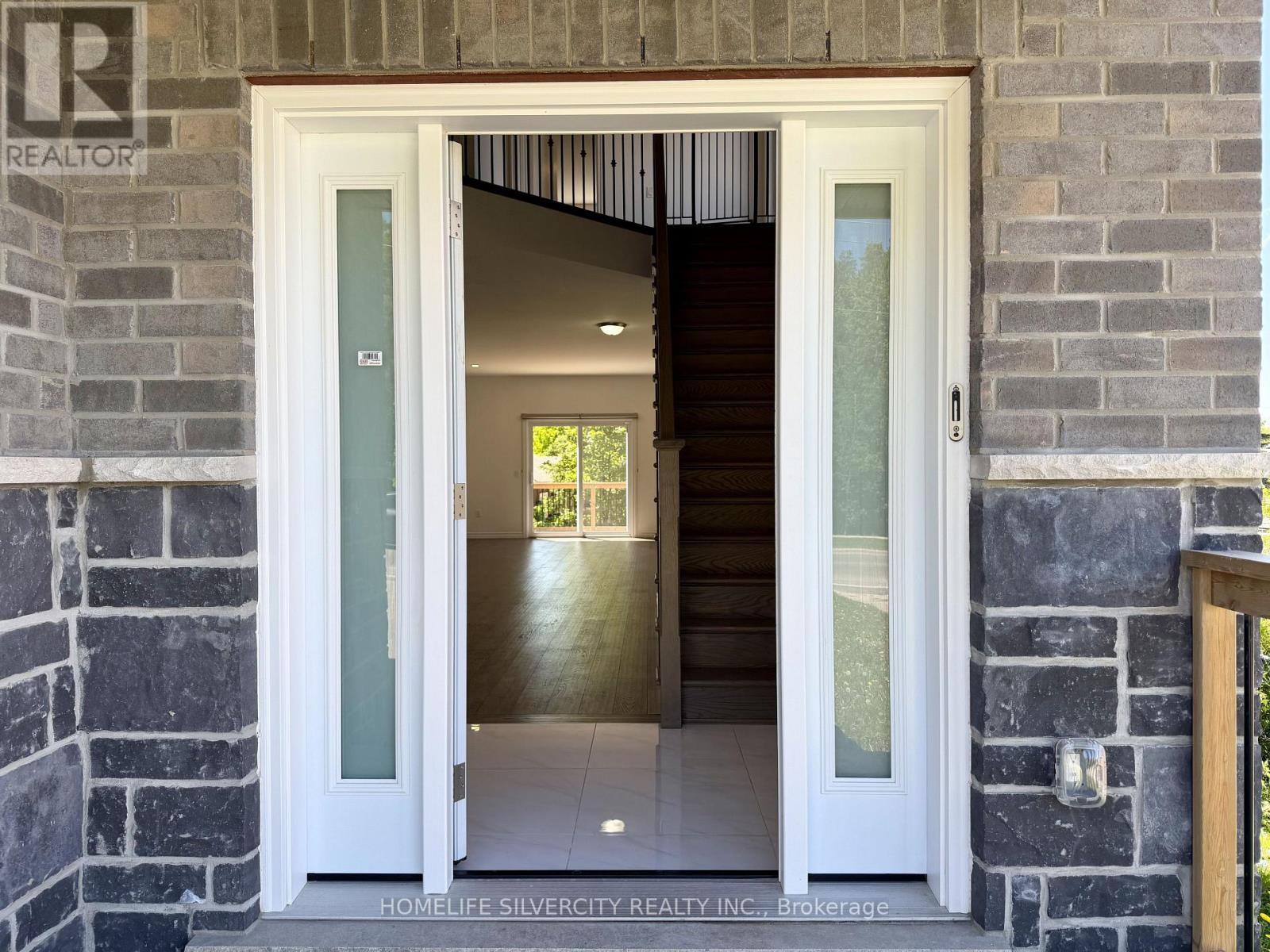 612 OWEN SOUND STREET - 4