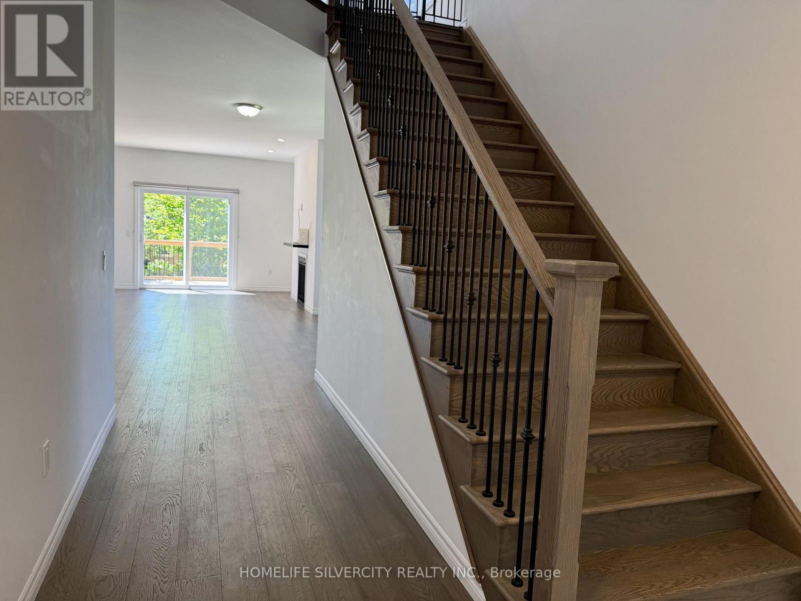 612 OWEN SOUND STREET - 5