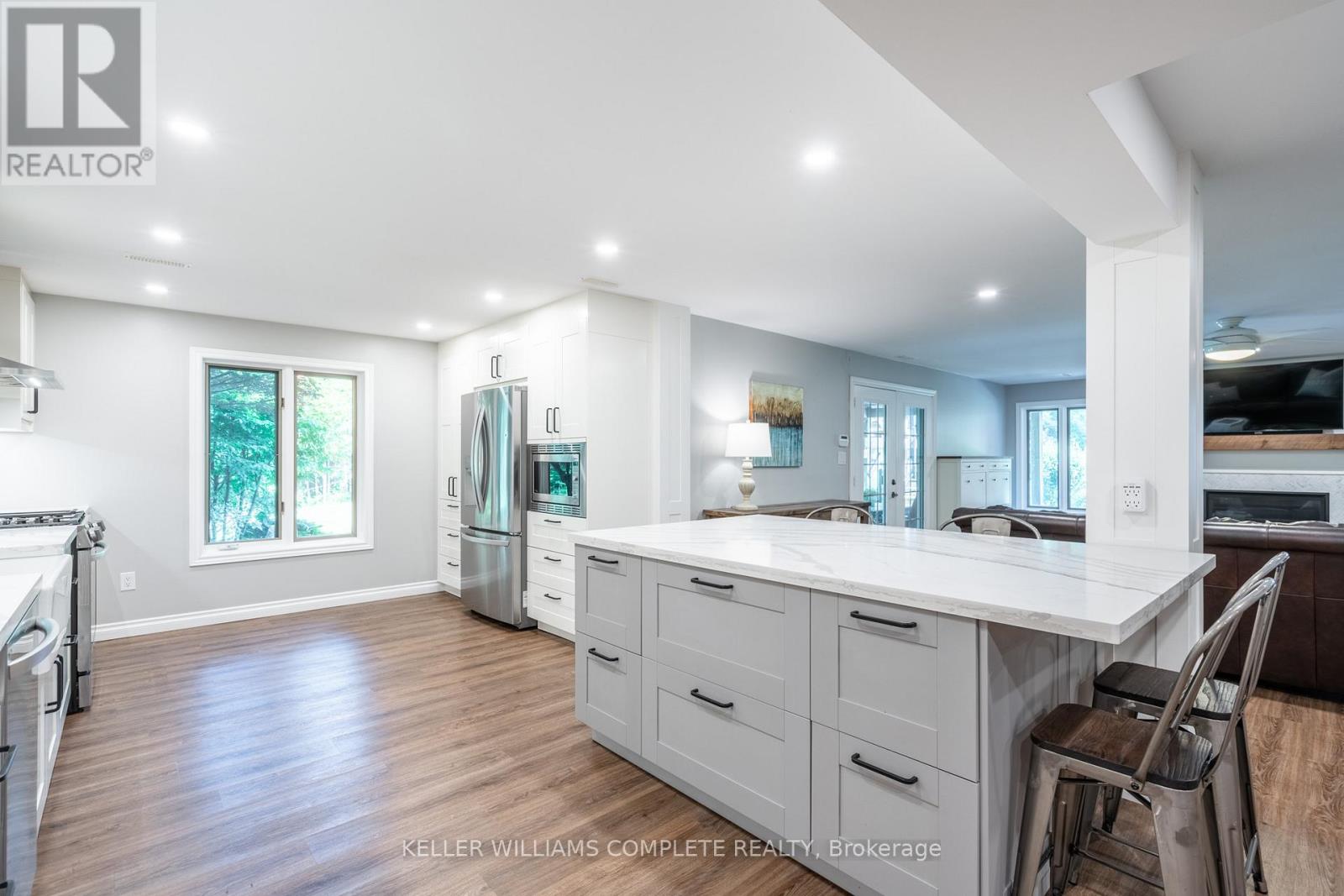 18 WESTIE ROAD - 36