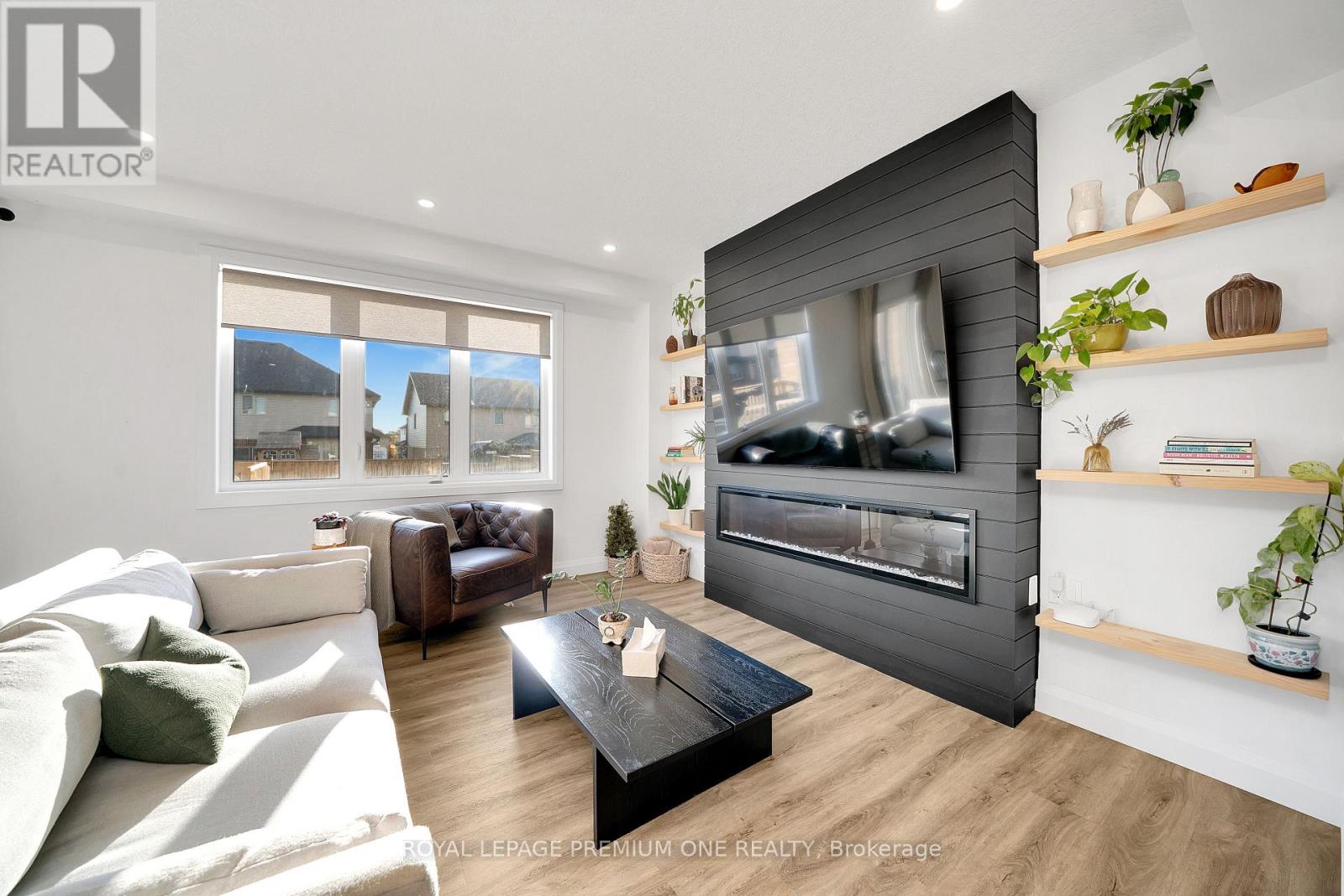 207 SCHMIDT DRIVE - 12