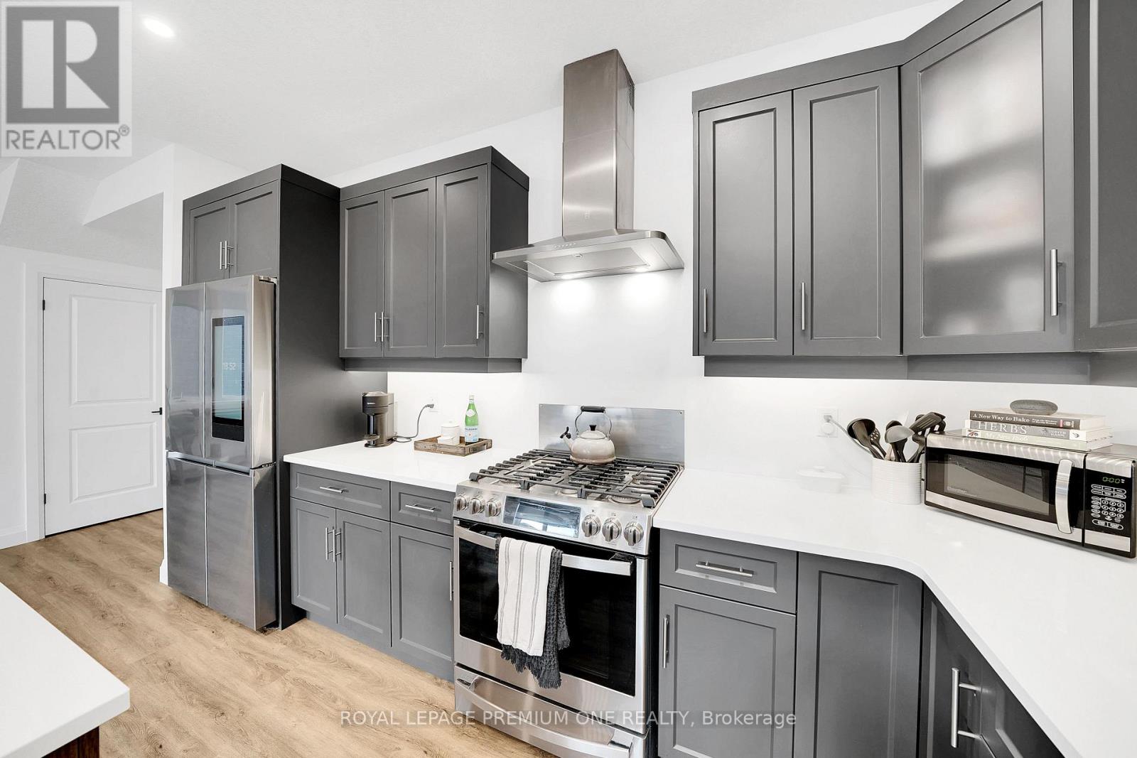 207 SCHMIDT DRIVE - 6