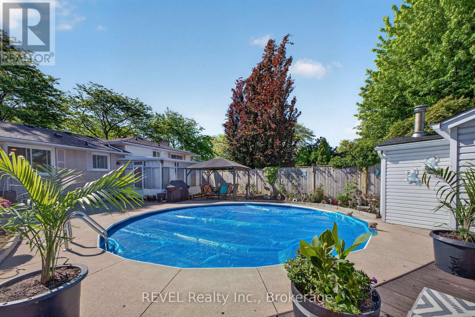 9 REXLEIGH CRESCENT - 32