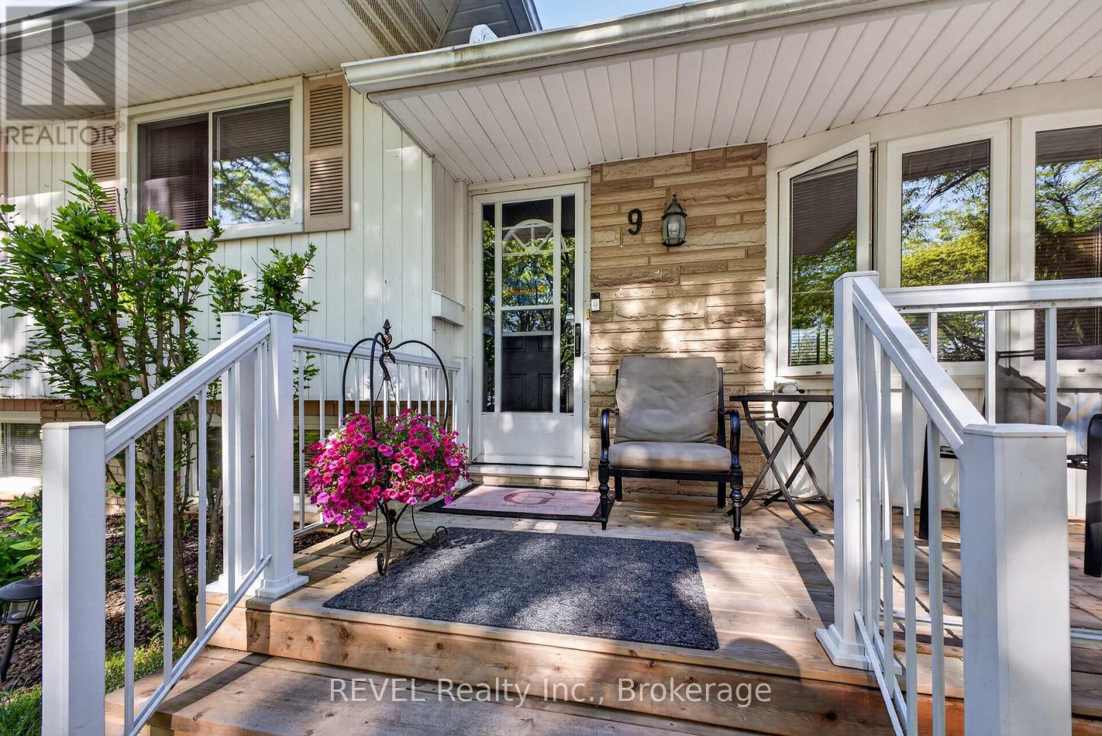 9 REXLEIGH CRESCENT - 5