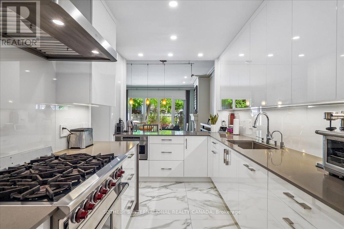 9 ROSE AVENUE - 8