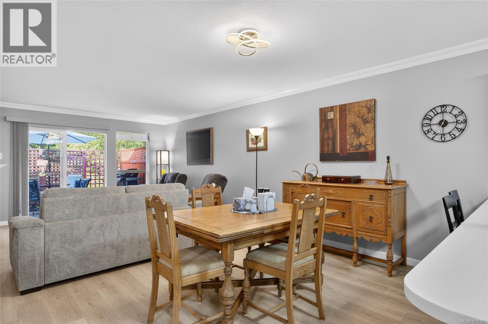#51 2728 1st St - 13