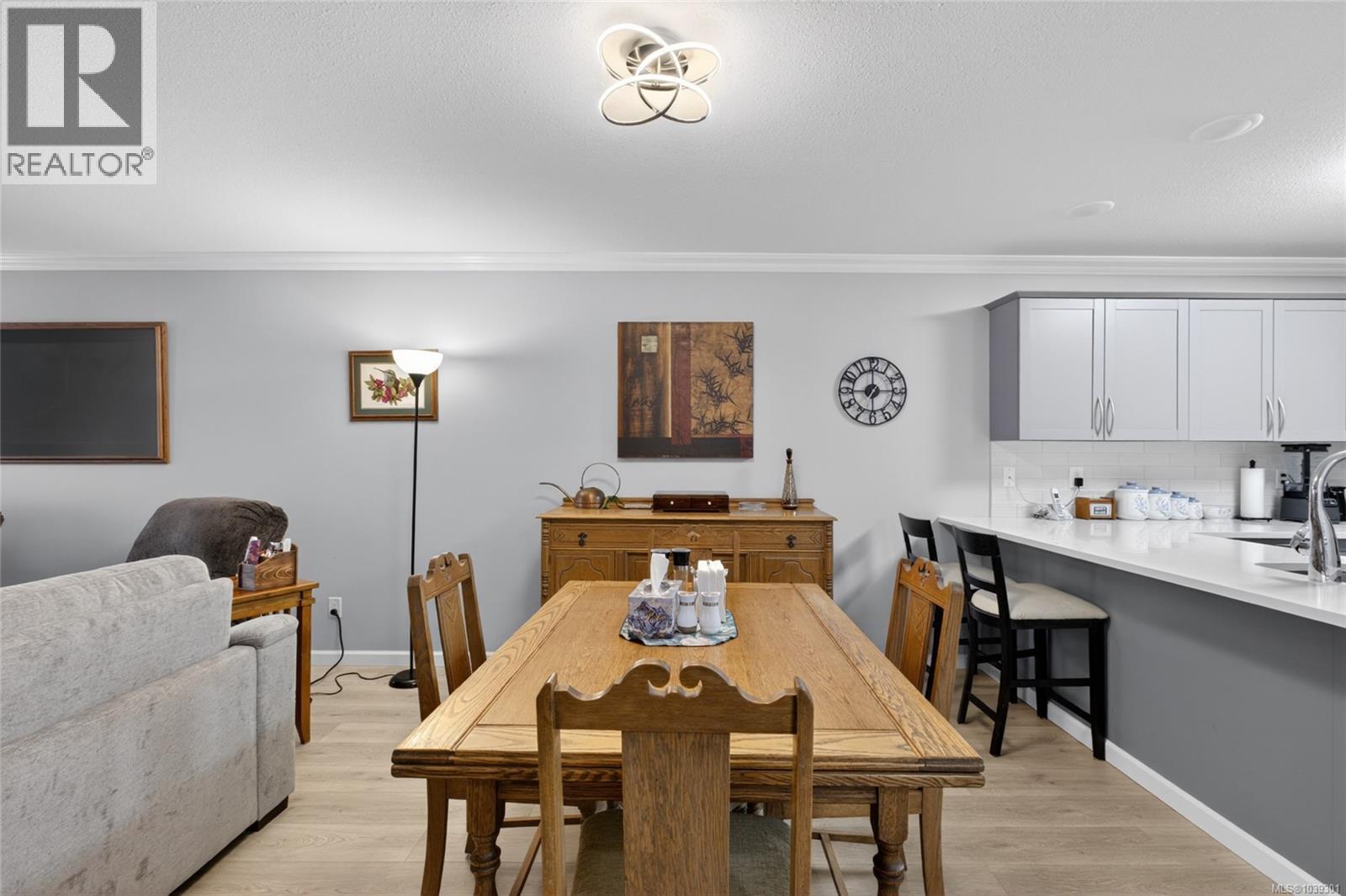 #51 2728 1st St - 15
