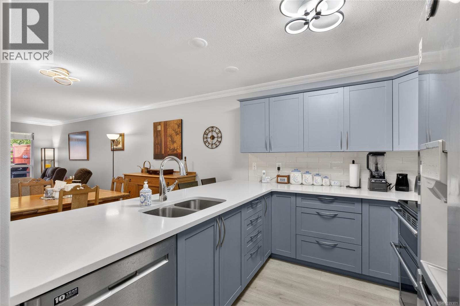 #51 2728 1st St - 6