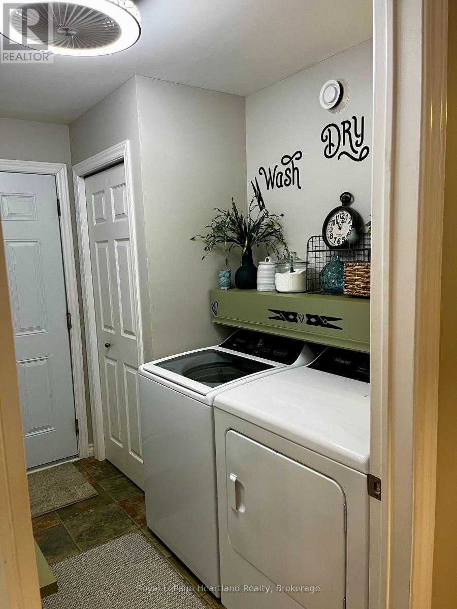 459 RICHARD CRESCENT - 10