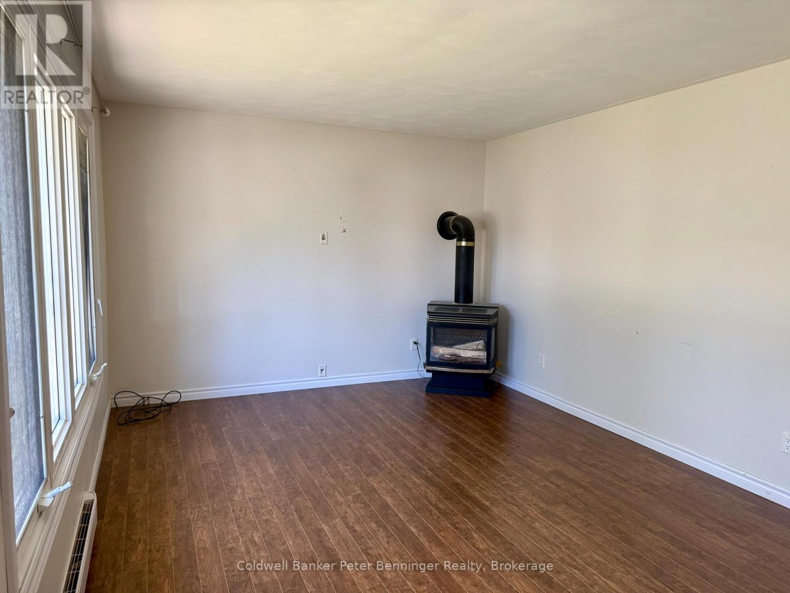 4 HURON STREET - 5