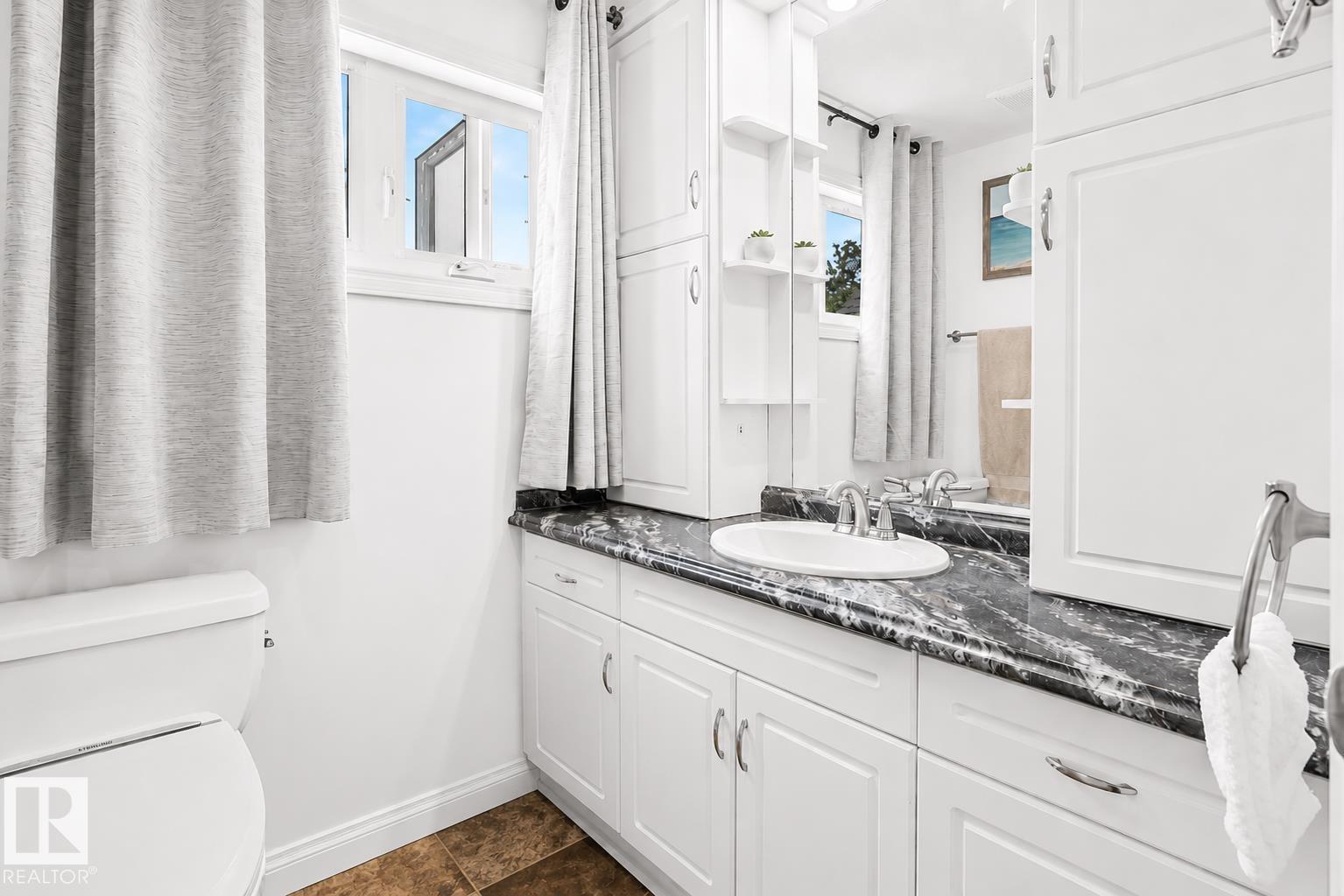 11539 141 ST NW - 16