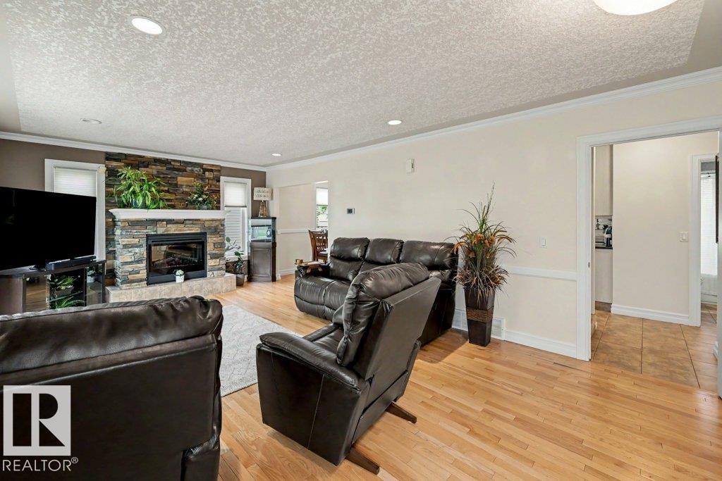 11539 141 ST NW - 26