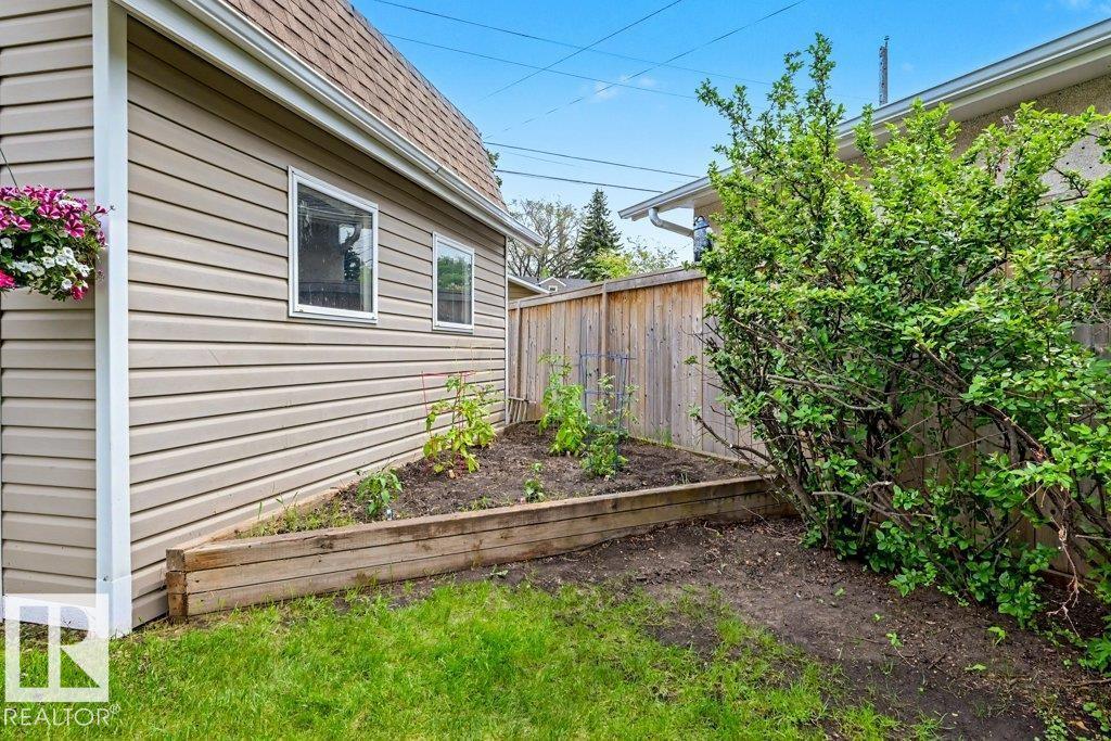 11539 141 ST NW - 43
