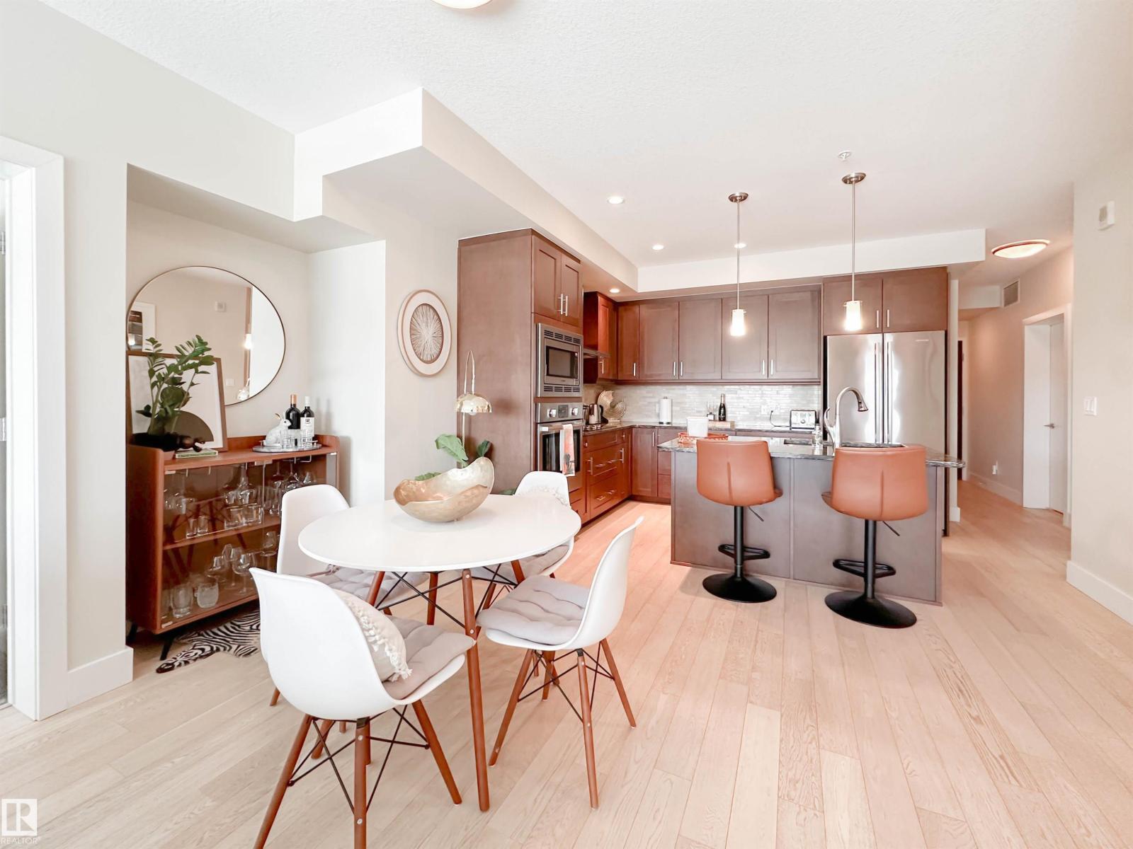 #718 200 BELLEROSE DR - 14