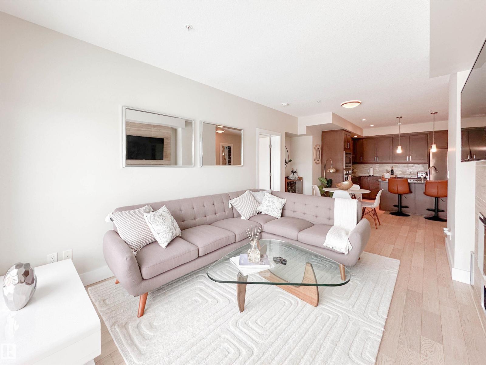 #718 200 BELLEROSE DR - 18