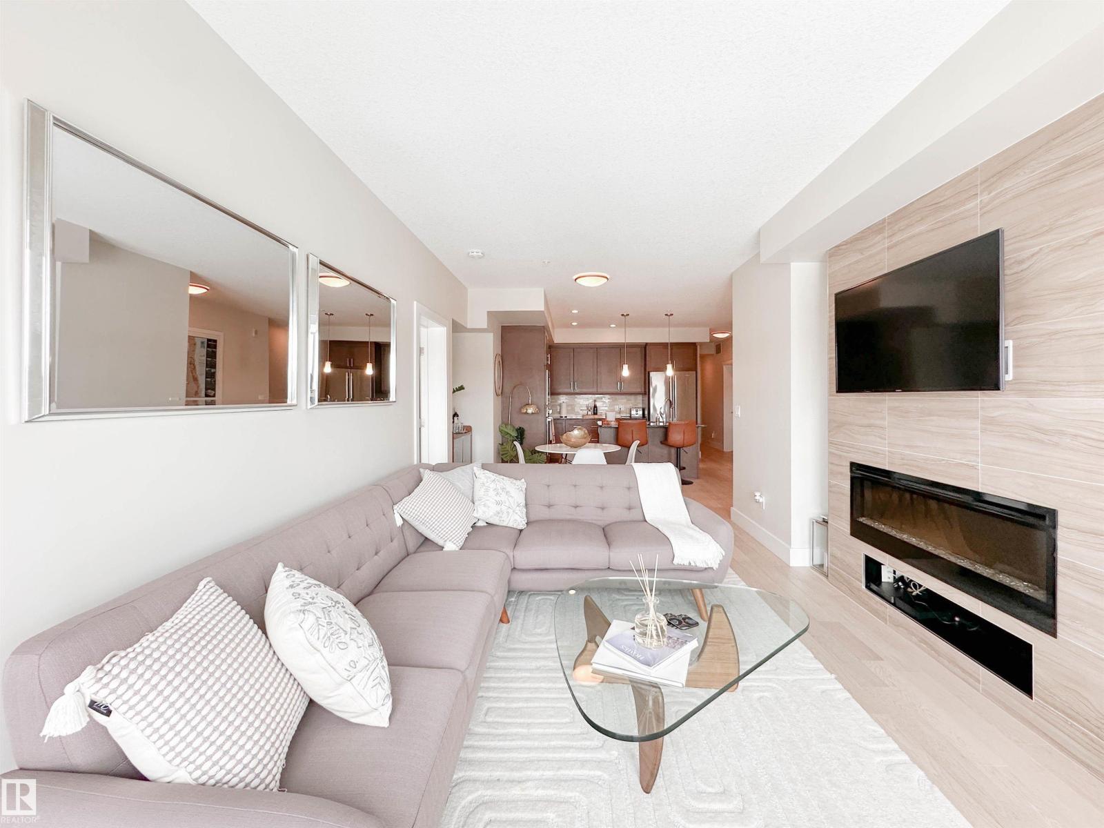 #718 200 BELLEROSE DR - 19