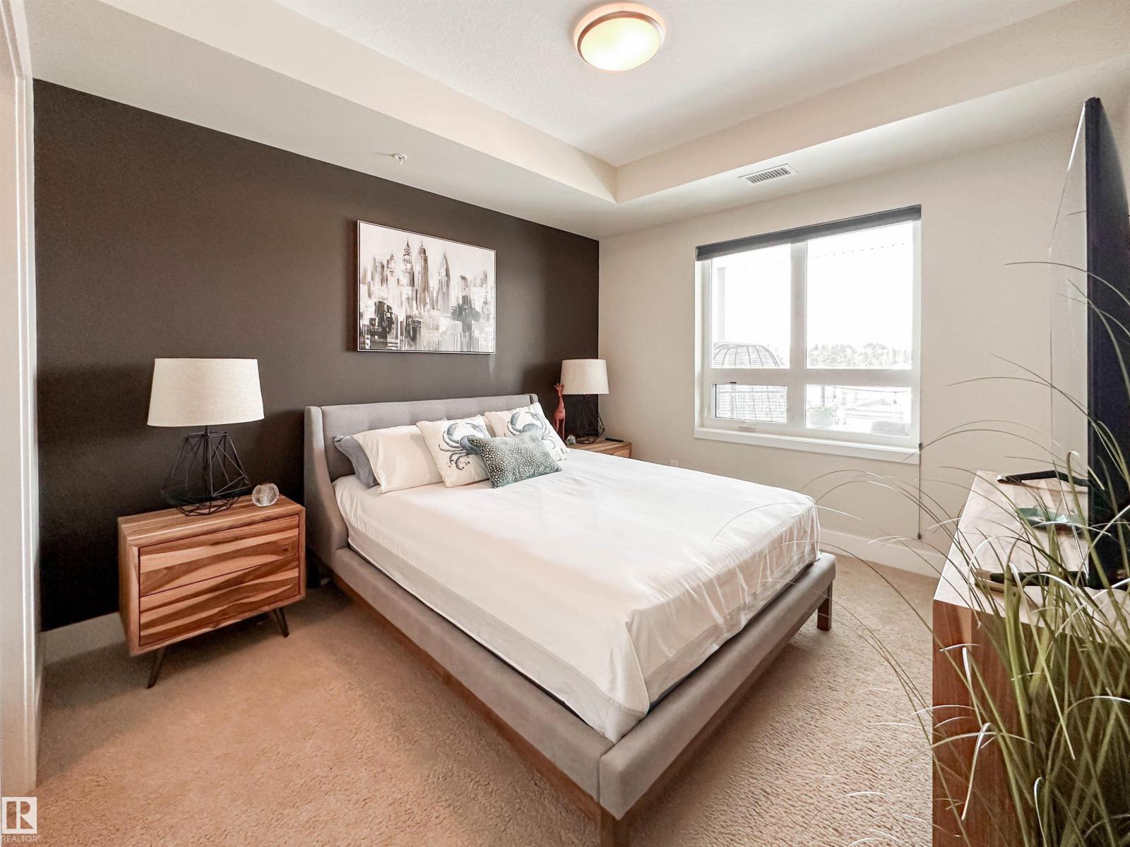 #718 200 BELLEROSE DR - 21