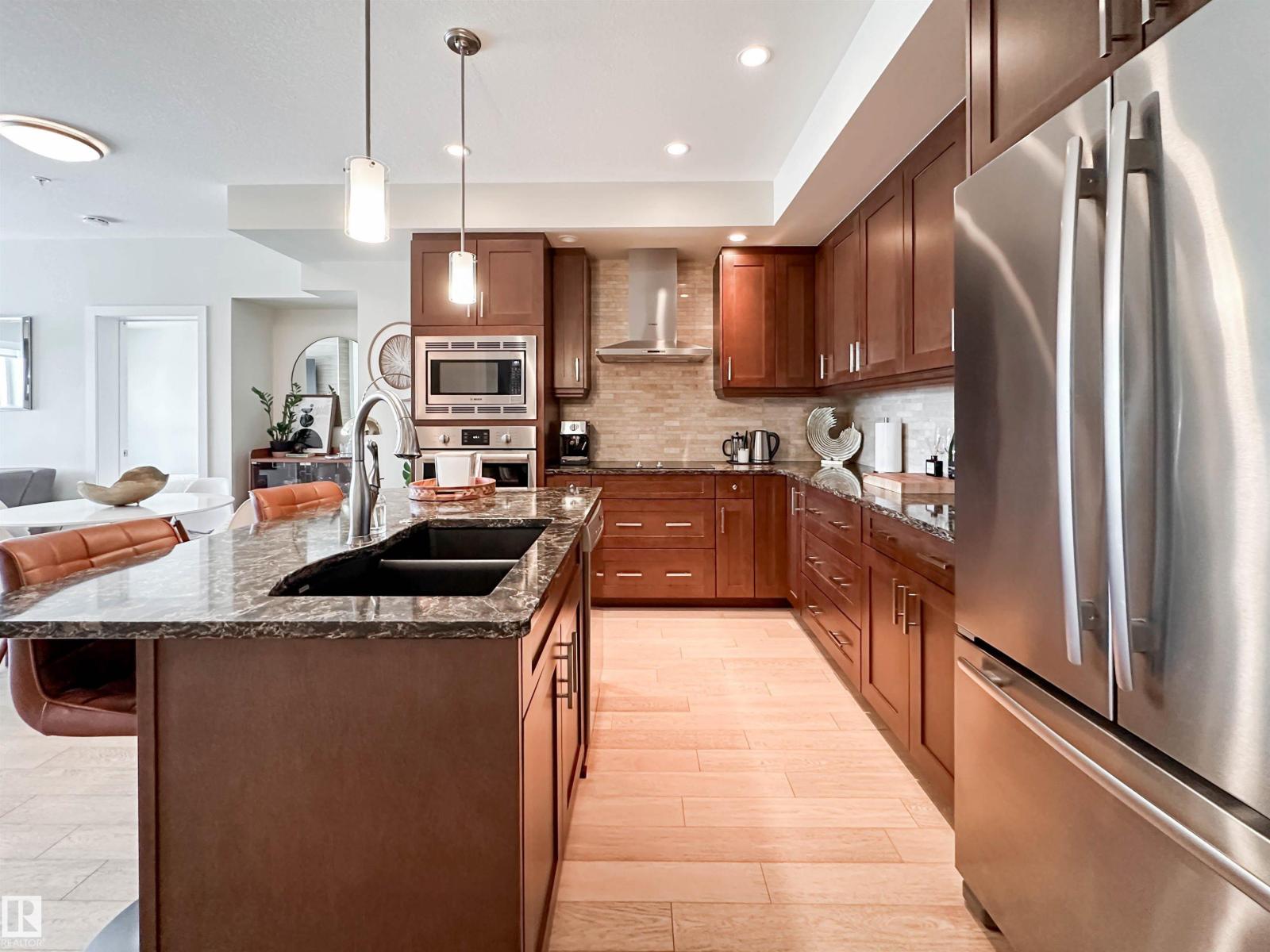 #718 200 BELLEROSE DR - 4