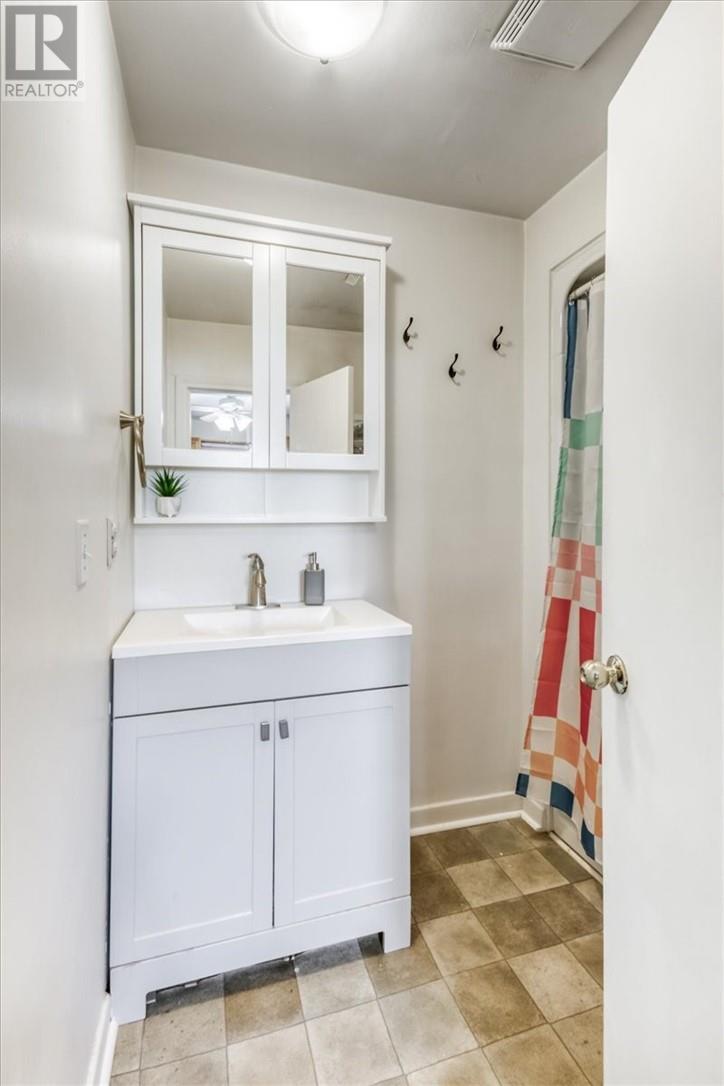 1251 Notre Dame Avenue - 22