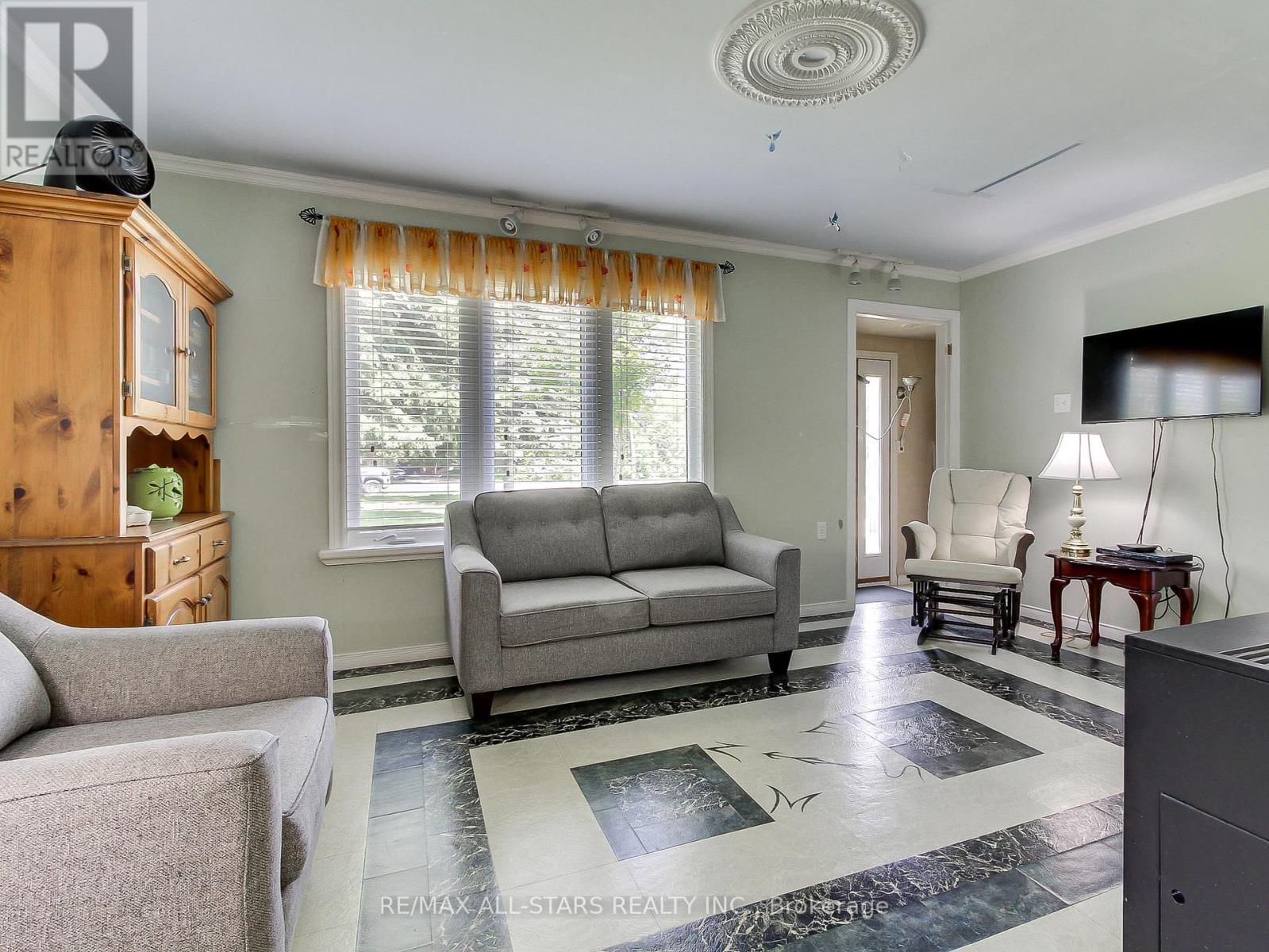 9 RIVERGLEN DRIVE - 8