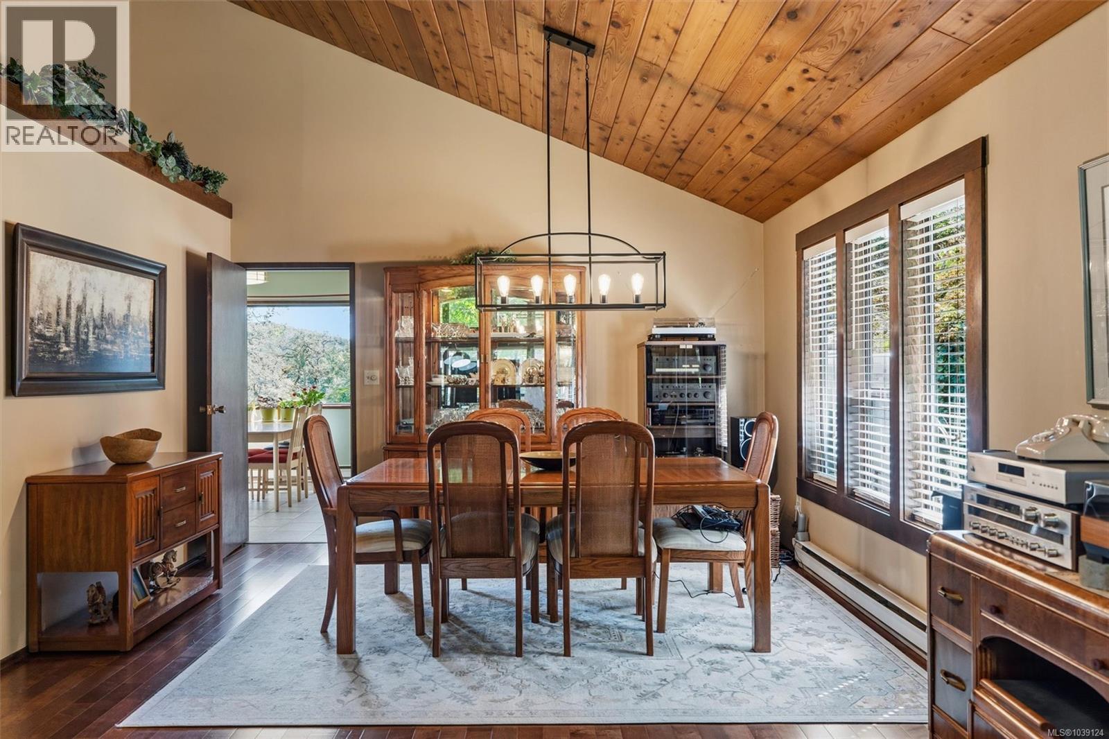  907 Woodhall Drive, Saanich