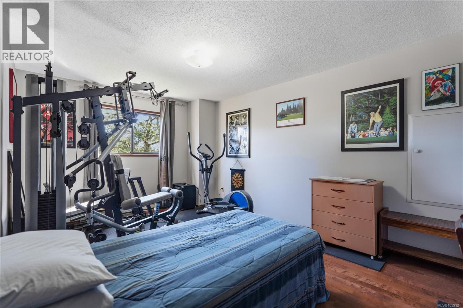  907 Woodhall Drive, Saanich
