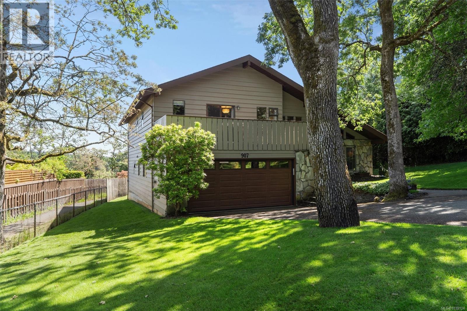 907 Woodhall Dr - 4