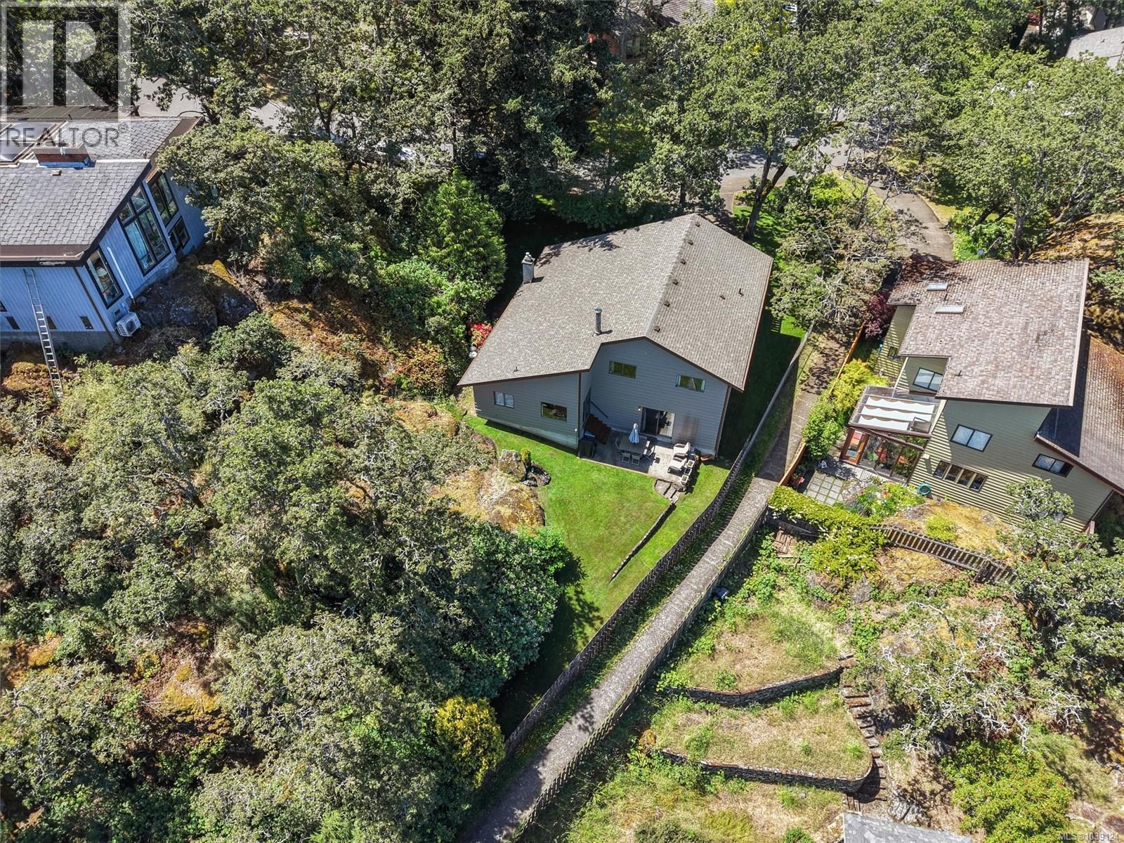 907 Woodhall Dr - 42