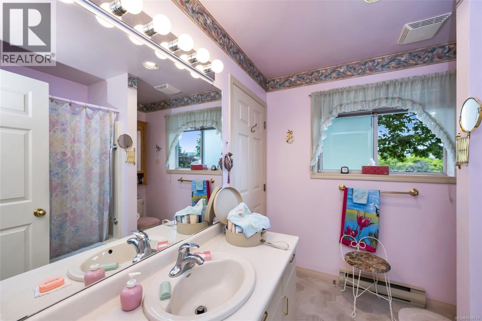 1 10001 Fifth Street, Sidney