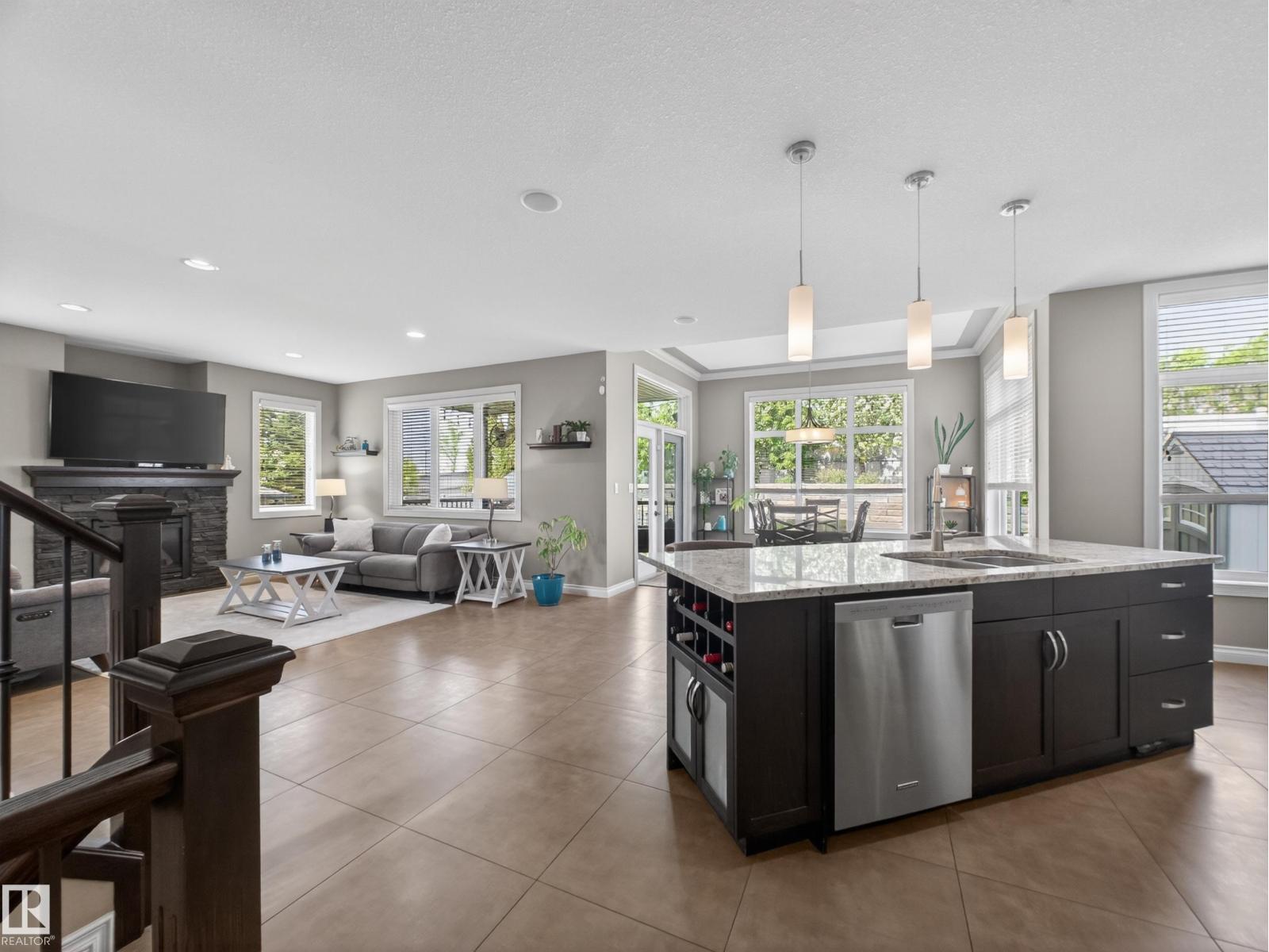 102 Lacombe DR — photo 12