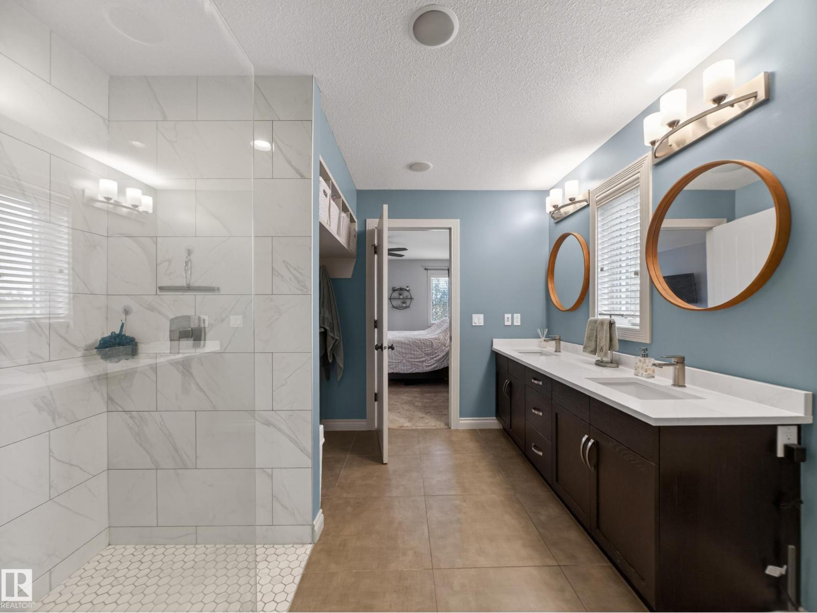 102 Lacombe DR — photo 30