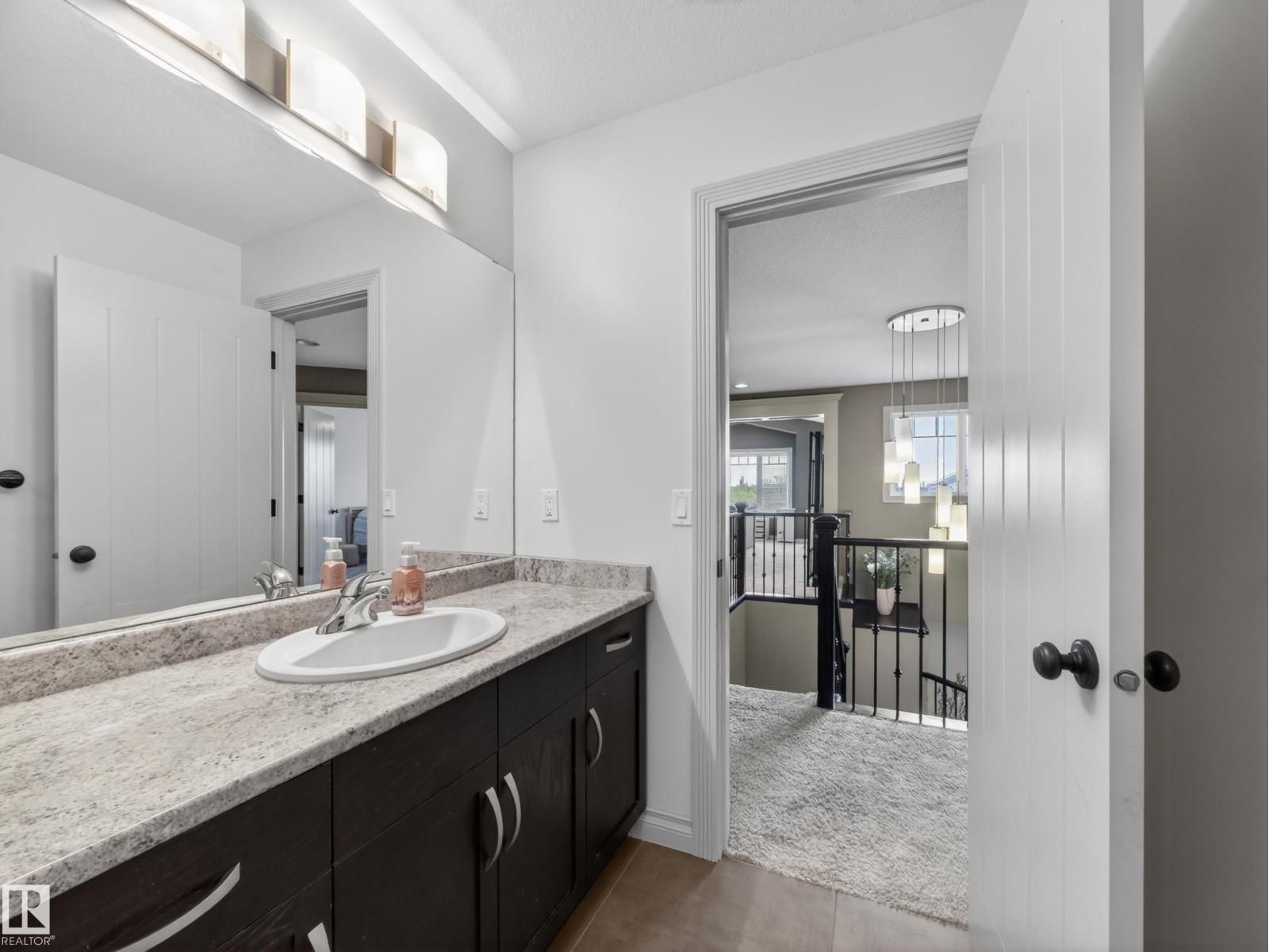 102 Lacombe DR — photo 36
