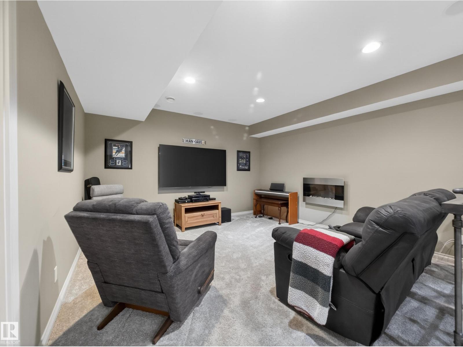 102 Lacombe DR — photo 45
