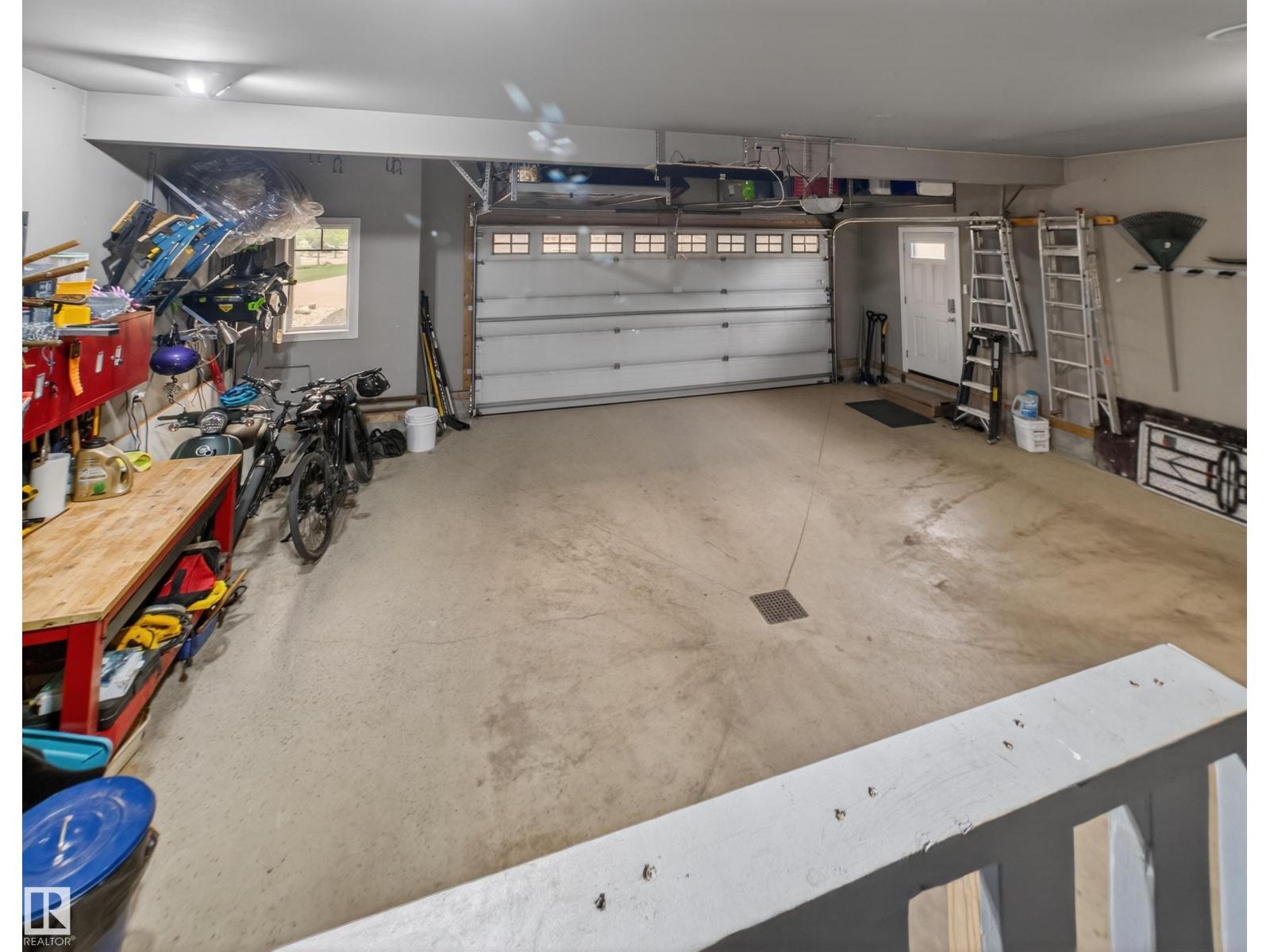 102 Lacombe DR — photo 57