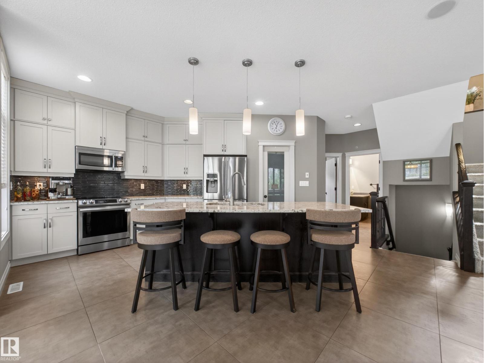 102 Lacombe DR — photo 8