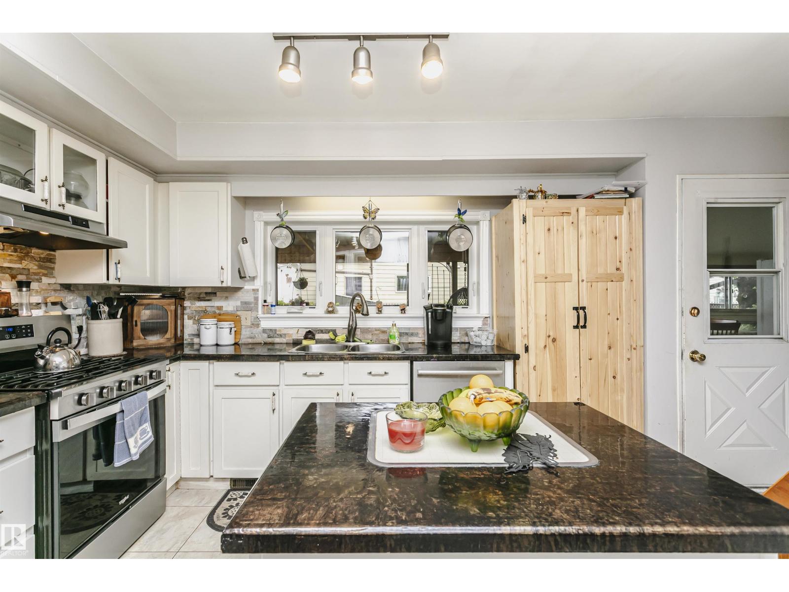 68 Mill RD — photo 15