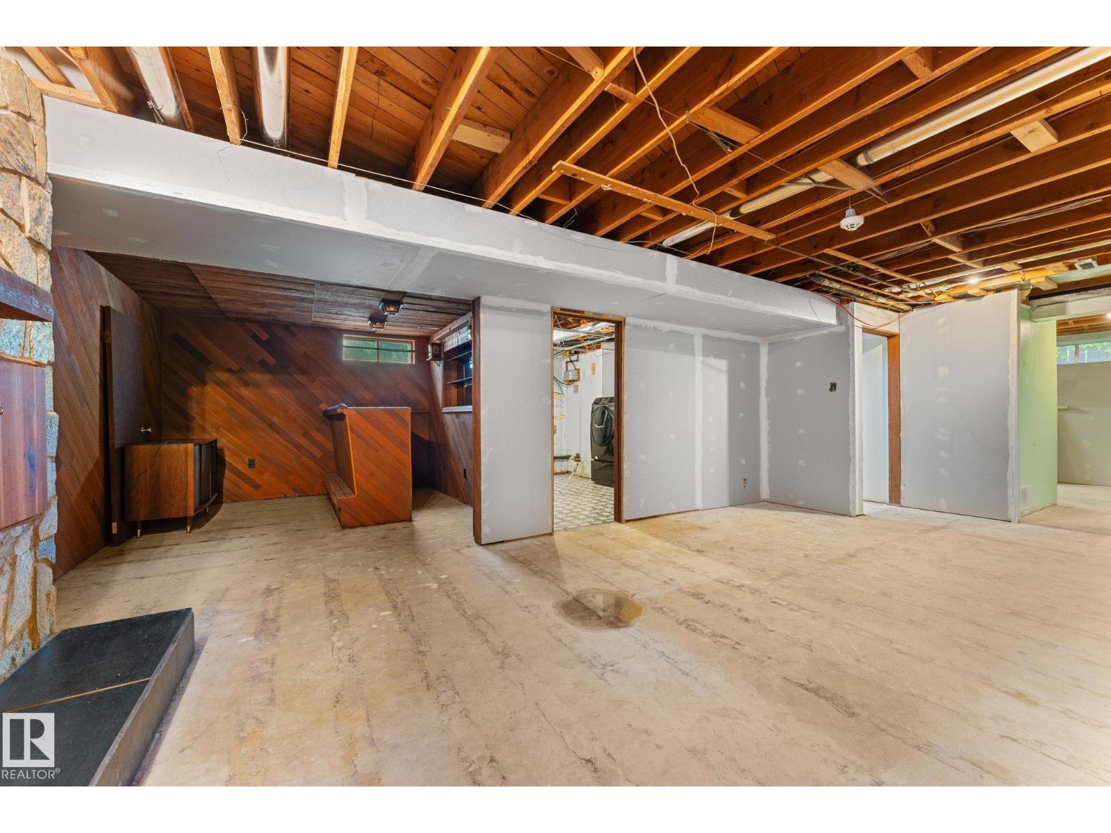 220 GREYSTONE TC - 25