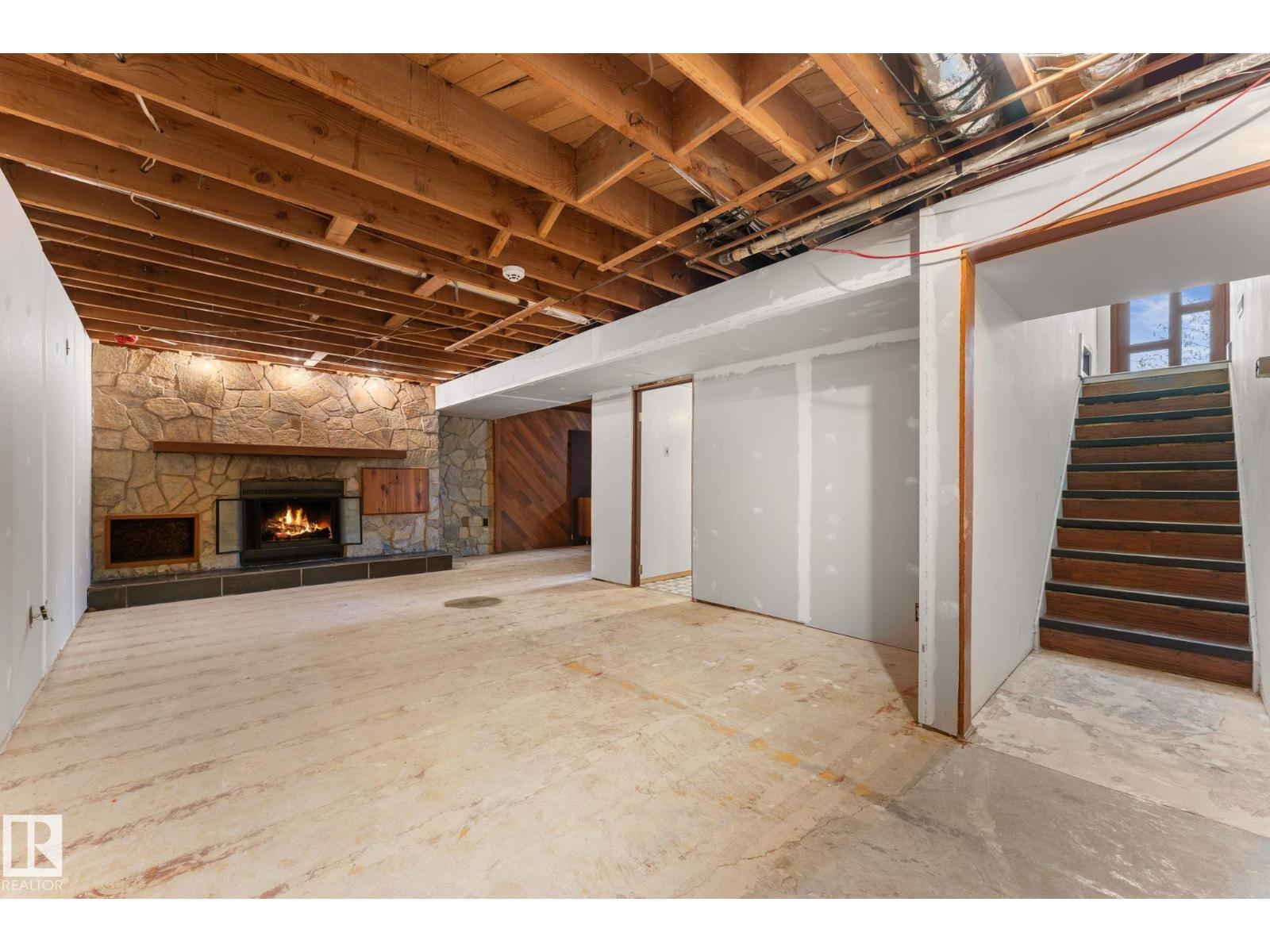 220 GREYSTONE TC - 24