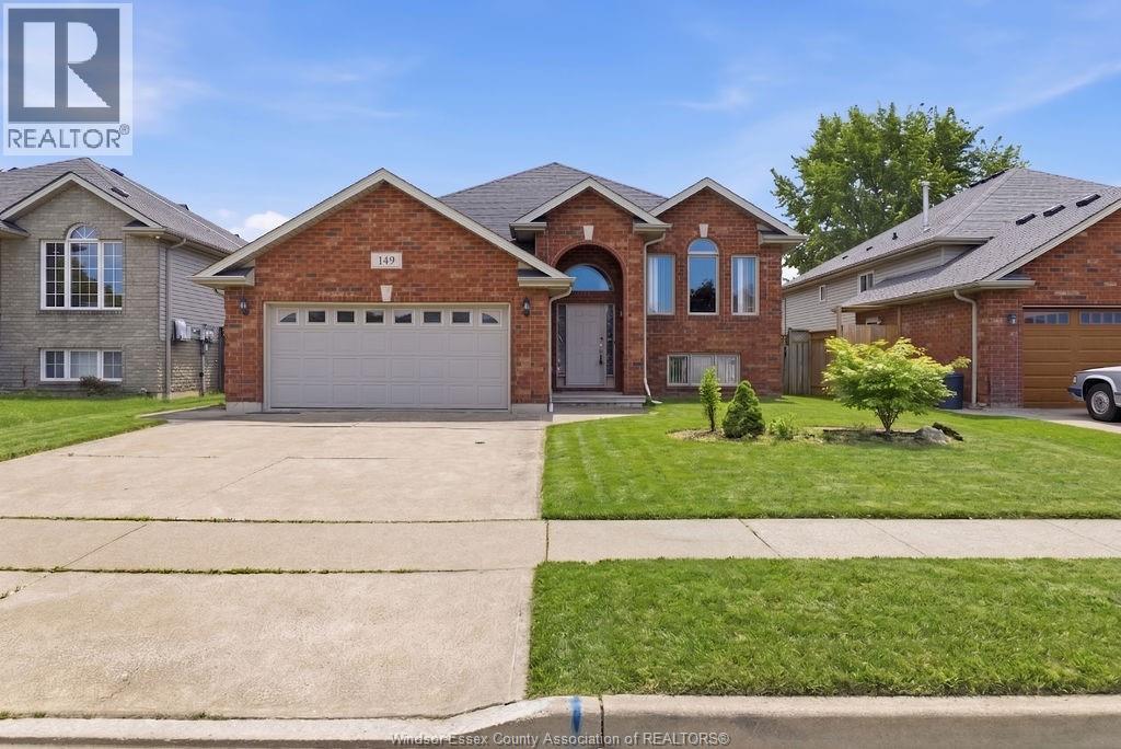 149 AMY CROFT DRIVE - 1