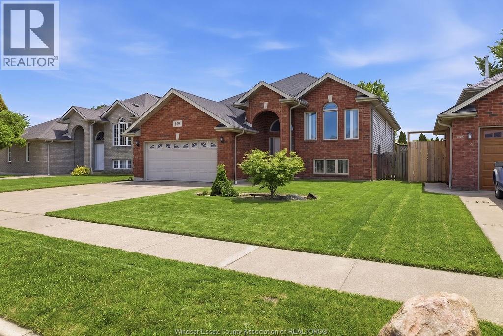 149 AMY CROFT DRIVE - 3